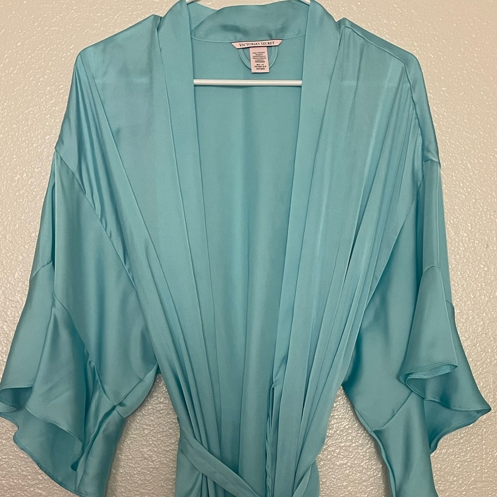 New w/o tag VS robe